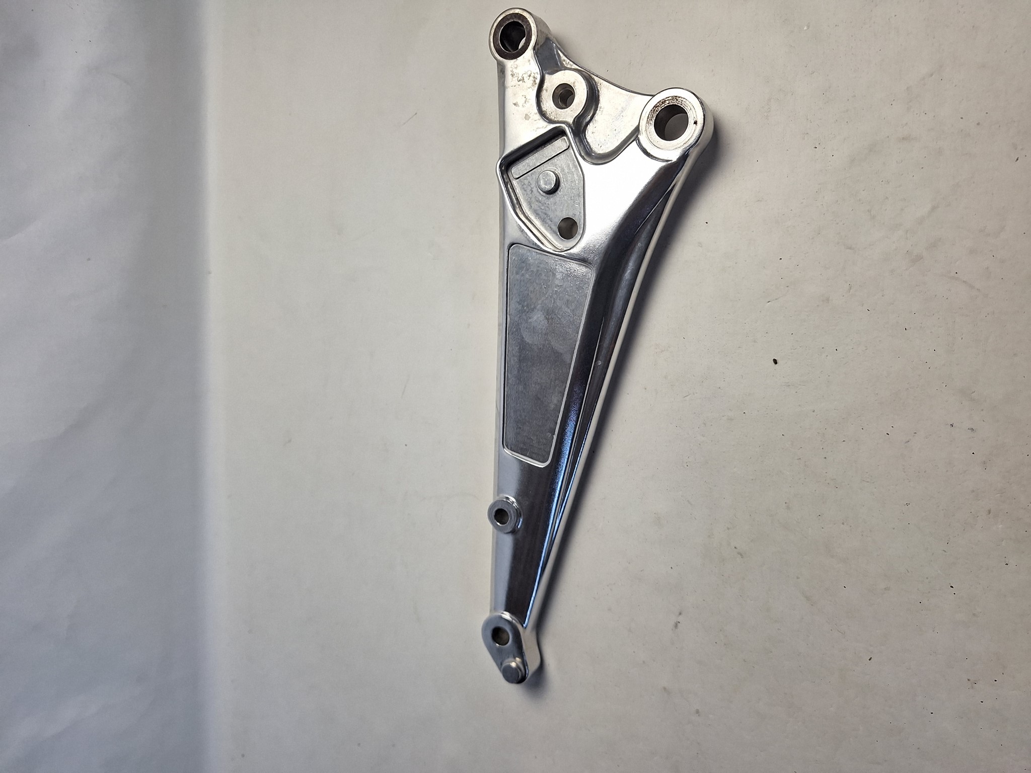 Bild von HALTER FUSSRASTE  50640-469-000  CBX 1000 A